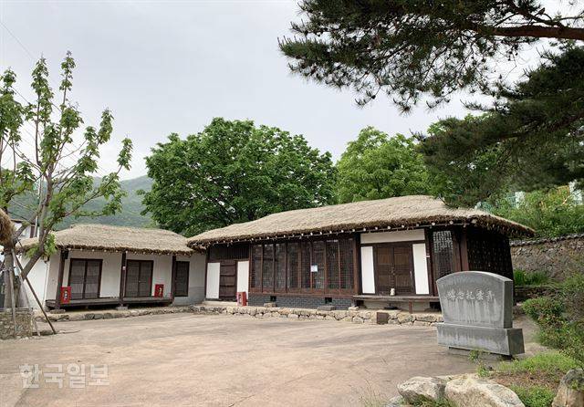 박정희 전 대통령이 3년간 하숙 했던 집이 ‘청운각’이라는 이름으로 보존되고 있다.