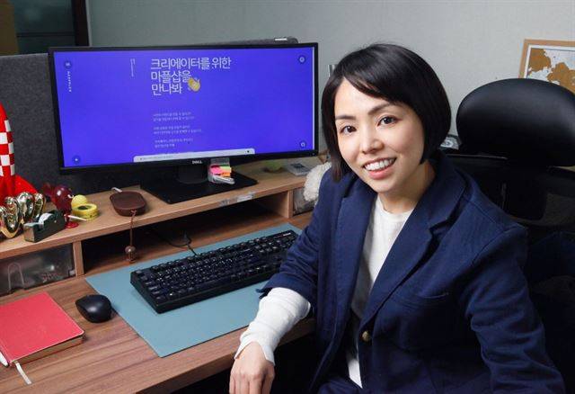 図 1 화가, 영화제작, VR개발 등 독특한 경력의 박혜윤 마켓프레스 대표는 국내에 없던 소량 주문 제작이 가능한 주문형 프린터(POD) 시장을 만들었다. 그는 "코로나19 이후 이용자가 급증했다"며 "전세계적으로 POD 시장이 확대될 것"이라고 말했다. 마켓프레스 제공
