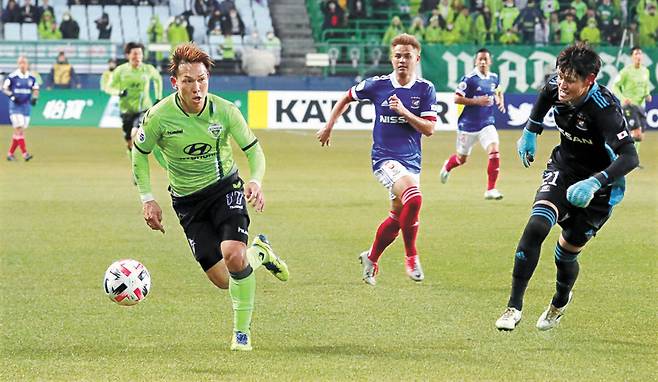 2월 아시아 챔피언스리그 요코하마전에서 뛰는 쿠니모토. [뉴스1]