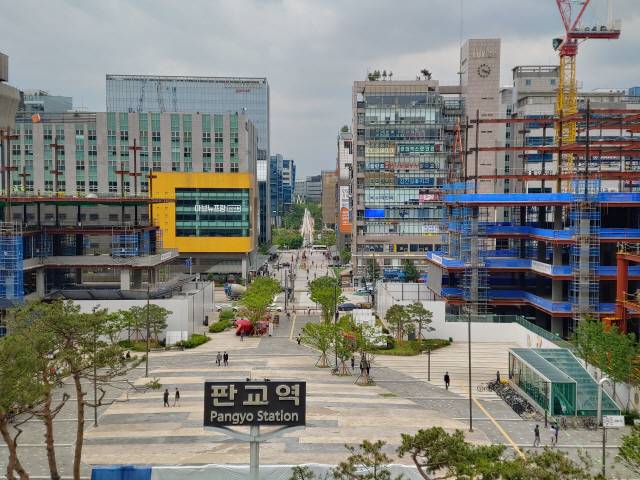 판교역 일대 전경. 알파돔시티 프로젝트가 완료되면 판교역은 판교를 대표하는 허브가 될 것으로 예상된다. /사진=고병기기자