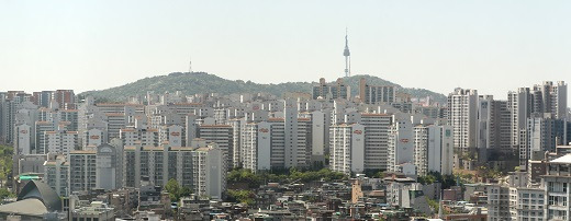 서울 아파트값을 등급별로 나눈 KB부동산의 '5분위 아파트값' 조사에서 15억원 초과 아파트(상위 20%) 가격은 4월(-0.3%) 이후 마이너스로 전환했다. 반대로 9억원 이하(상위 40~60%), 6억원 이하(상위 60~80%) 아파트값은 올 2월에 각각 3.9%와 2.2% 올랐다. 가장 높은 상승폭이다. /사진=뉴스1