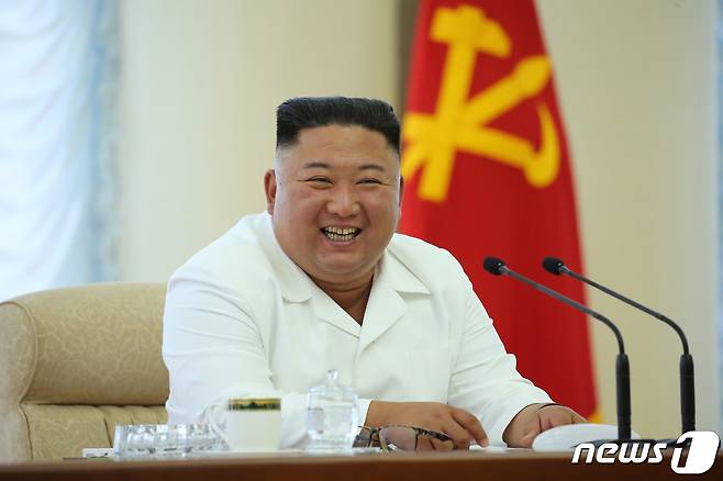 (평양 노동신문=뉴스1) = 북한 노동당 기관지 노동신문은 전날(7일) 김정은 북한 국무위원장이 조선노동당 중앙위원회 제7기 제13차 정치국 회의를 주재했다고 8일 밝혔다.  [국내에서만 사용가능. 재배포 금지. DB 금지. For Use Only in the Republic of Korea. Redistribution Prohibited] rodongphoto@news1.kr