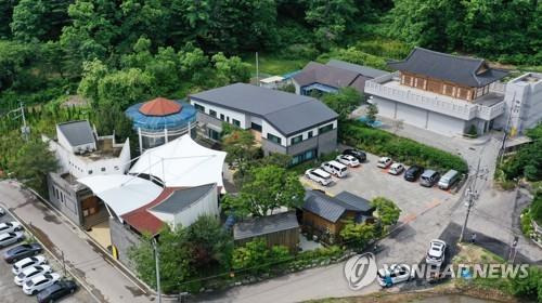 후원금 집행 문제 내부고발 나온 나눔의 집 (경기광주=연합뉴스) 홍기원 기자 = 19일 후원금 집행 문제에 대한 내부 고발이 나온 경기도 광주시 나눔의 집 모습. 2020.5.19 xanadu@yna.co.kr