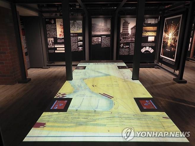 도쿄 소재 '산업유산정보센터' 내부 (도쿄=연합뉴스) 김호준 특파원 = 도쿄특파원 공동취재단은 14일 도쿄도(東京都) 신주쿠(新宿)구 소재 총무성 제2청사 별관에 설치된 '산업유산정보센터'를 방문했다. 이 센터에 소개된 메이지(明治) 시대 산업시설. 2020.6.14 [산업유산정보센터 제공, 재판매 및 DB 금지] hojun@yna.co.kr