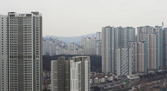 경기도 수원 시내 아파트 단지 모습. [연합]