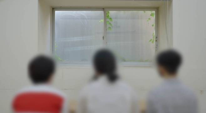 디지털성범죄를 밝혀온 ‘추적단 불꽃’과 ‘프로젝트 리셋’ 활동가들을 지난 11일 서울 중구 경향신문사에서 만났다. 디지털성범죄를 고발하는 데 위협이 따를 수 있기 때문에 이들의 신원을 공개하지 않는다. 석예다 PD