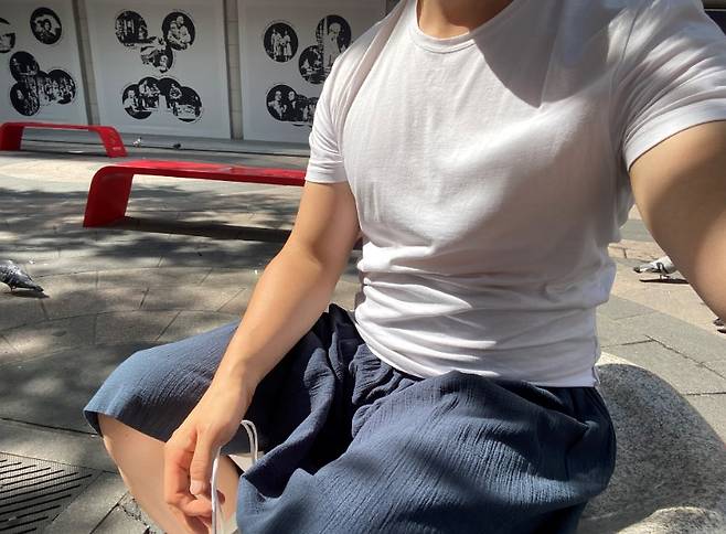 양반다리를 하고 앉아도 참 편하다./사진=남형도 기자 셀카