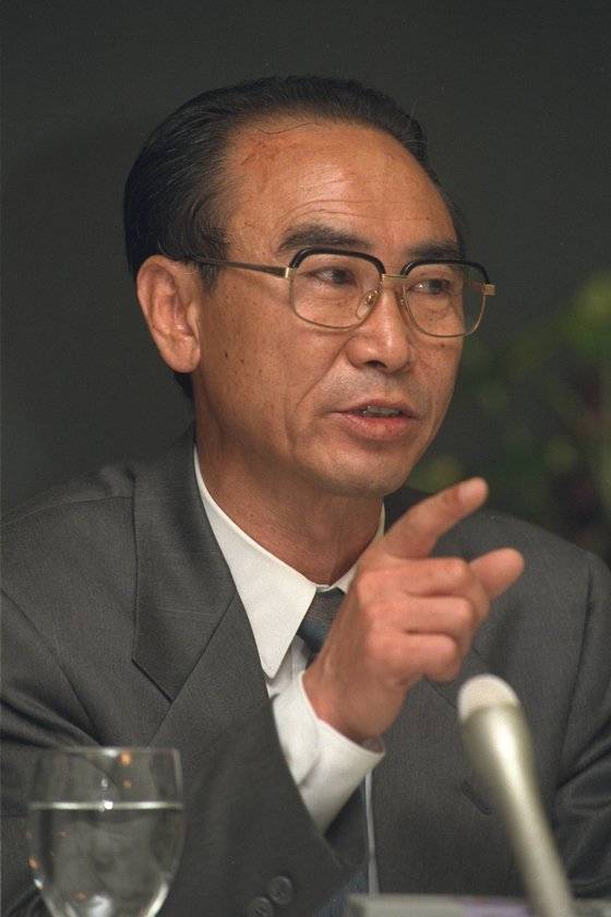 남북회담에서 서울 불바다 발언을 꺼냈던 박영수 조평통 서기국 부국장. [중앙포토]