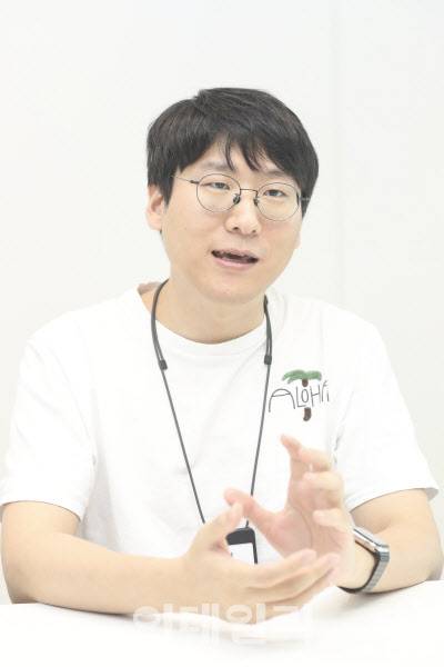 심상민 호갱노노 대표가 19일 서울 서초동 호갱노노 본사에서 이데일리와 인터뷰를 하고 있다. 심 대표는 “부동산의 정보비대칭성을 해결하기 위해 창업했다”고 말했다.(사진=이영훈 기자)