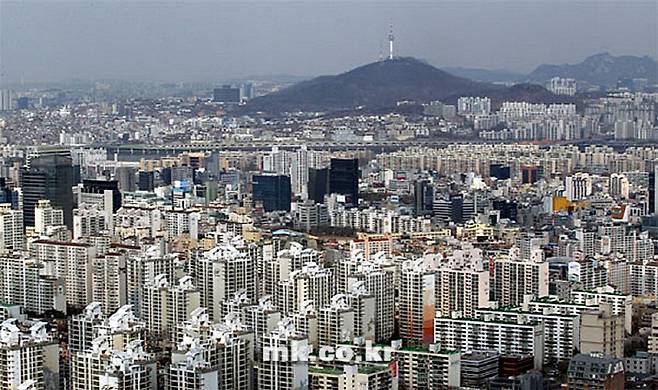 아파트 단지가 빽빽이 들어선 서울 시내 전경 [사진 = 매경DB]