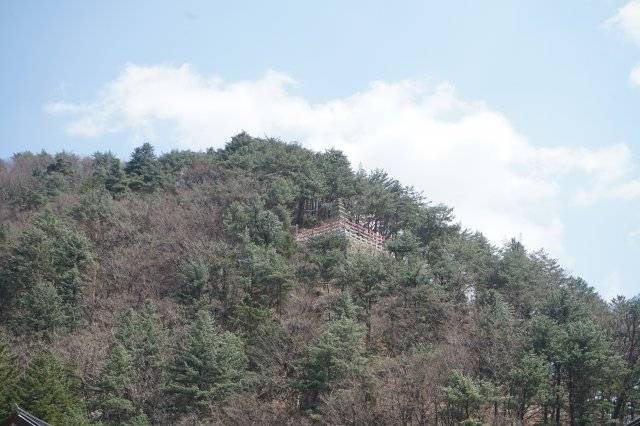 643년에 창건된 정암사에는 국보로 지정 예고된 수마노탑이 있다. 수마노탑은 기단에서 상륜부까지 완전한 모습을 갖추고 있는 모전석탑(벽돌 모양으로 돌을 다듬어 쌓은 탑)이다.