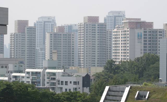 서울 서초구 반포동 아파트 일대 전경./연합뉴스