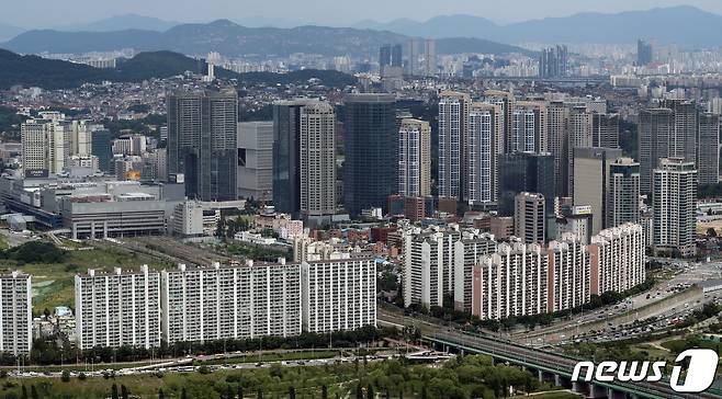 서울 용산구 일대 아파트 모습. 2020.7.3/뉴스1 © News1 송원영 기자