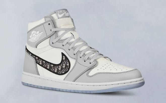 에어 조던 1 OG 디올 리미티드 에디션, 하이탑 스니커즈/사진=디올