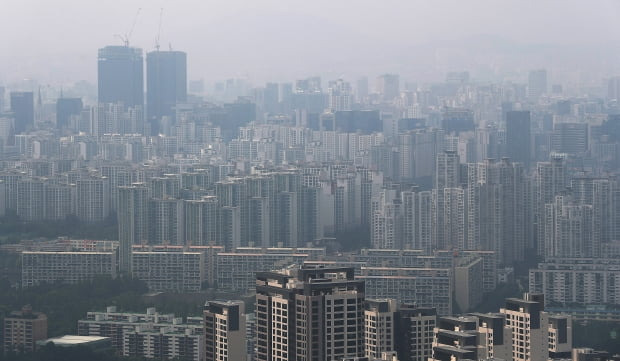 강남구 대모산 정상에서 바라본 대치동 일대. 사진=연합뉴스