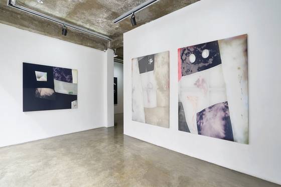 Fay Shin's paintings on the first floor of Gallery Su. [GALLERY SU]