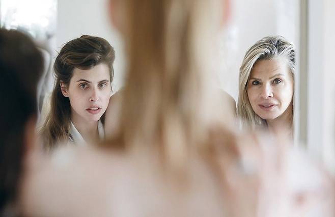 엄마 미라와 딸 리히 즈윌링거.