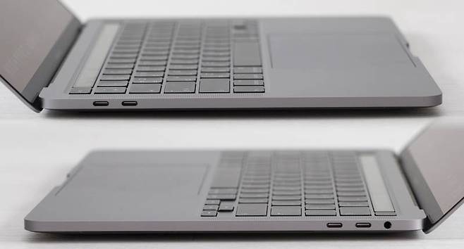 8세대 제품은 썬더볼트 3 2개, 10세대 제품이 썬더볼트 3 4개를 갖춘다. 출처=IT동아