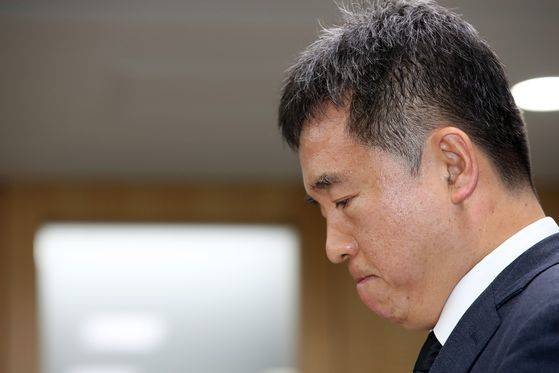 박원순 서울시장의 유고로 시장 권한을 대행하게 된 서정협 행정1부시장이 10일 오전 서울시청에서 향후 계획 등을 포함한 입장을 발표하고 있다. 연합뉴스