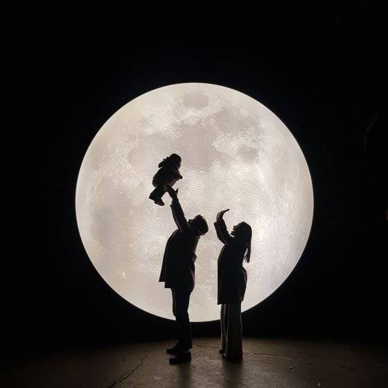 대구 이월드의 보름달 조형물. 예쁜 기념사진을 찍을 수 있다. [사진 이월드]