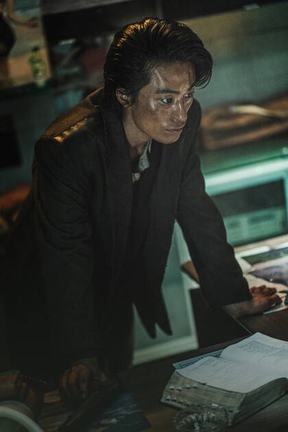 영화 <반도>에서 서 대위 역을 맡은 구교환. 뉴 제공