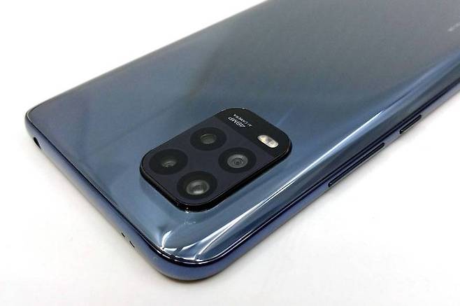 4개의 카메라로 구성된 후면부