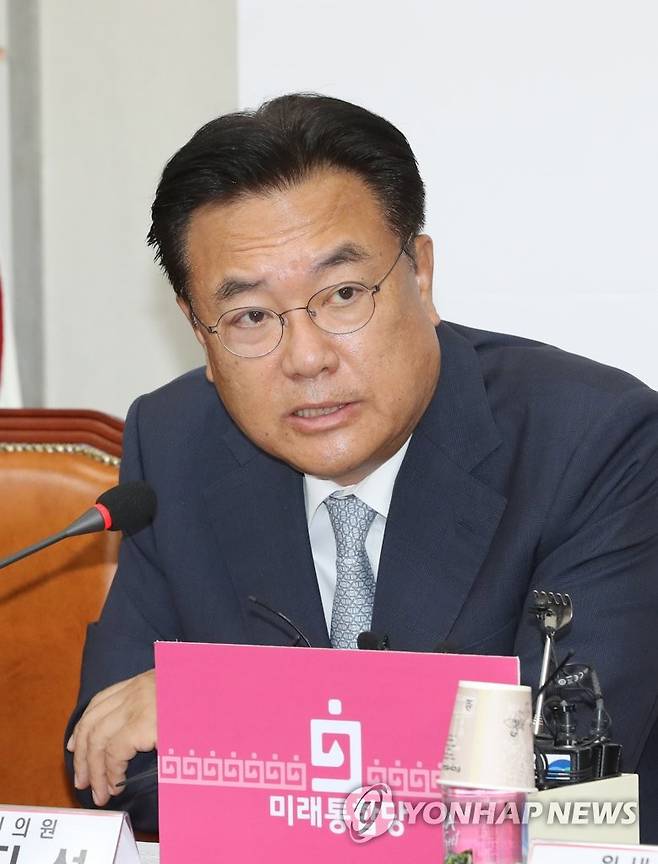 발언하는 정진석 6월 10일 국회에서 열린 미래통합당 비대위원장-중진의원 회의에서 발언하는 정진석 의원 [연합뉴스 자료사진]