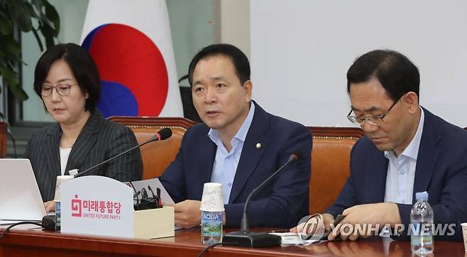 발언하는 성일종 (서울=연합뉴스) 하사헌 기자 = 미래통합당 성일종 의원이  3일 오전 서울 여의도 국회에서 열린 비상대책위원회의에서 발언하고 있다. 2020.8.3 toadboy@yna.co.kr