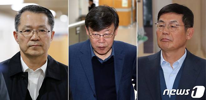 '삼성전자서비스 노조와해' 혐의로 재판에 넘겨진 이상훈 전 삼성전자 이사회 의장(오른쪽부터)과 박상범 전 삼성전자서비스 대표이사, 강경훈 삼성전자 부사장/뉴스1 © News1 이재명 기자