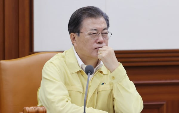 생각에 잠긴 문재인 대통령. 연합뉴스