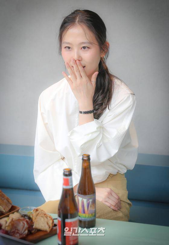 제56회 백상예술대상 영화 부문 여자 조연상을 수상한 배우 김새벽이 17일 오후 서울 마포구 서교동 jtbc play에서 일간스포츠와 취중 인터뷰를 가졌다. 박세완 기자 park.sewan@jtbc.co.kr / 2020.07.17/