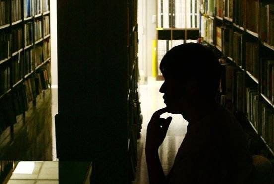 한국어가 서툰 중국인 유학생을 대상으로 한 논문, 과제 대필업체가 성행하고 있다. 재한 유학생 커뮤니티 등에 광고를 올려 신청자를 모집하고 국내 대학 석박사 졸업생들이 대필해주는 방식이다. 사진은 본 기사내용과 직접 연관없음. 중앙포토