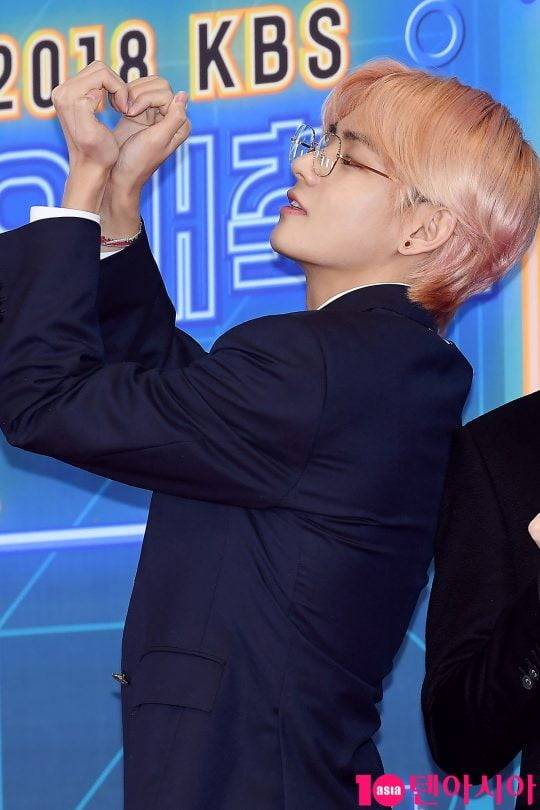 방탄소년단 뷔 '또 한번 더 힐링~'