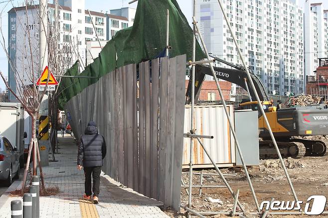 주택가 공사장. 2020.2.16/뉴스1 © News1 공정식 기자