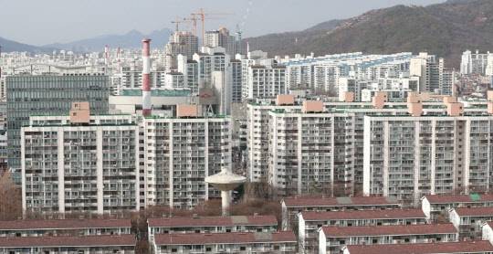 노도강 일대에서 아파트값이 속속 10억원을 넘는 단지가 등장하고 있다. 사진은 노원구 일대의 아파트 단지 모습.  



연합뉴스