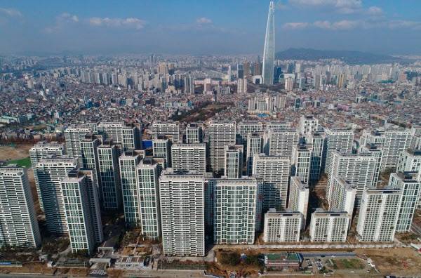 2018년 12월 입주한 서울 송파구 가락동 '헬리오시티' 단지. 최근 30평형대 전세가 11억8000만원에 계약됐다.