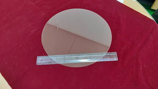 대경셈코가 개발한 12인치 사파이어 웨이퍼