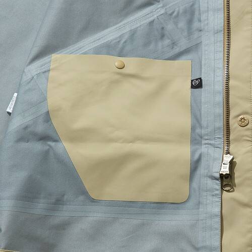 이음매를 방수 테이프로 붙이면 방수 성능이 높아진다. 사진 노스페이스 제공