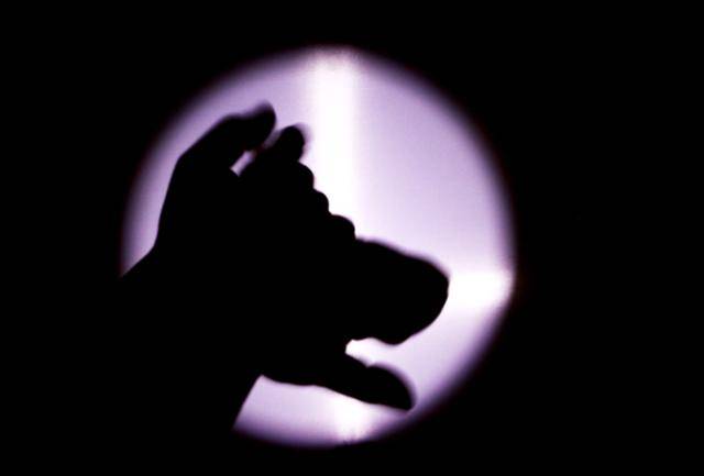 라오서차관의 손 그림자 공연인 수영구기. ⓒ최종명