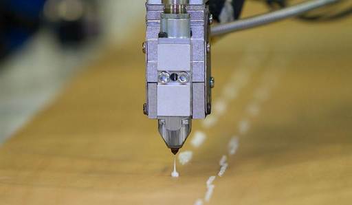 핫멜트 접착제의 이미지. 출처=HB풀러닷컴(hbfuller.com)