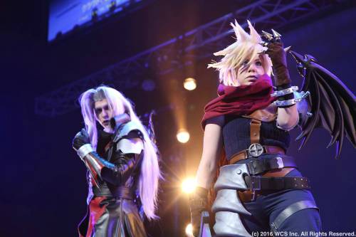 지난해 일본에서 개최된 ‘2016 세계 코스프레 서밋’에서 각국의 참가자들이 코스프레 경연 중인 모습들.