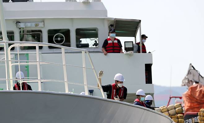 어업지도선 무궁화 10호가 지난 9월 27일 전남 목포시 죽교동 해양수산부 서해어업관리단 국가어업지도선 전용부두에 정박하고 있다./김영근 기자