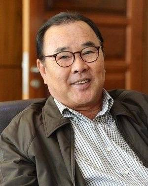 유재진 메르세데스벤츠 공식 딜러사 스타자동차 회장.