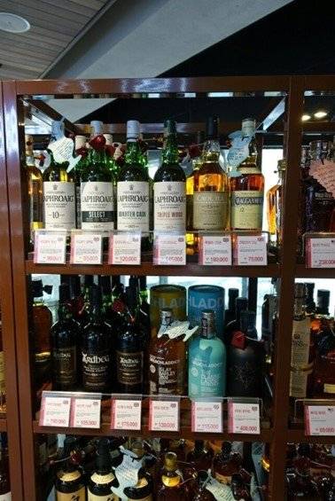 주류샵에서 판매중인 위스키. [사진 김대영]
