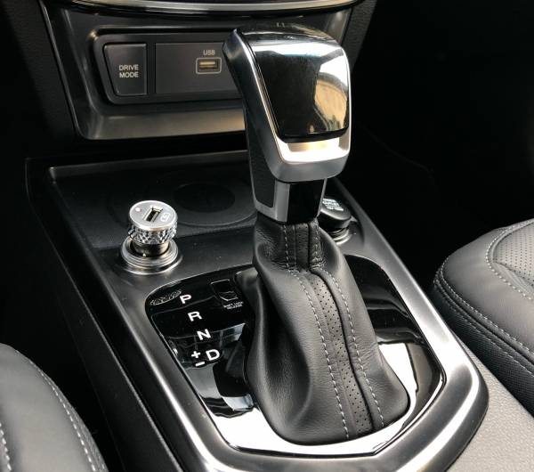 쌍용차 '티볼리 에어' 센터터널