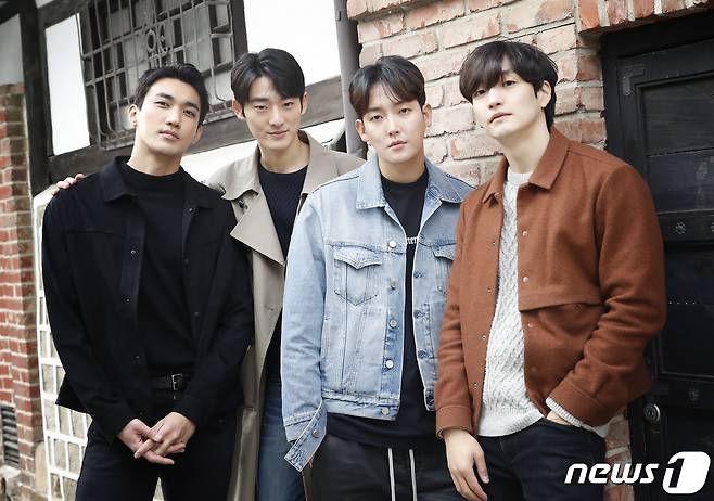 서울 종로구 삼청동 카페. '아름다운 남자, 시벨롬(si bel homme)' 김한수 최선 박형근 안태웅 인터뷰/뉴스1 © News1