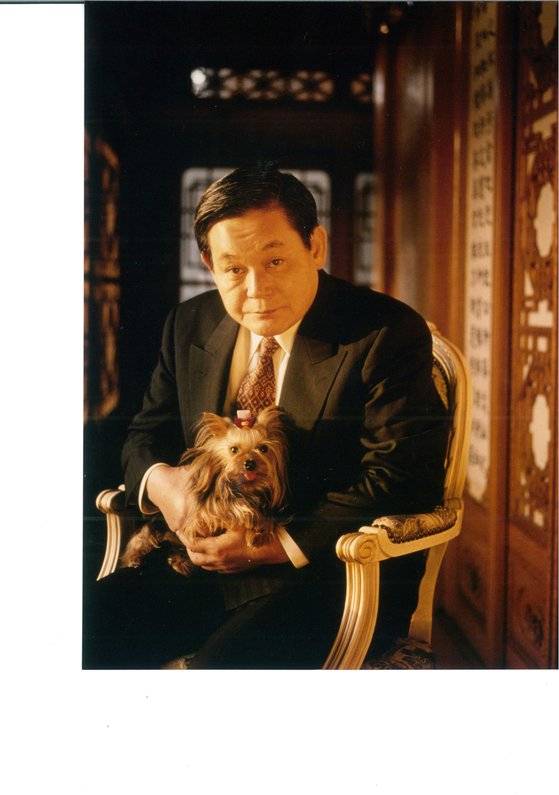 1993년 미국의 격주간 종합경제지 포춘과 인터뷰하는 이건희 회장