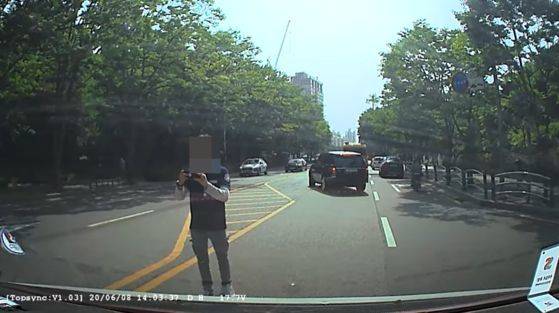 청와대 국민청원에 글을 올린 청원인이 첨부한 블랙박스 영상 [유튜브 캡처]