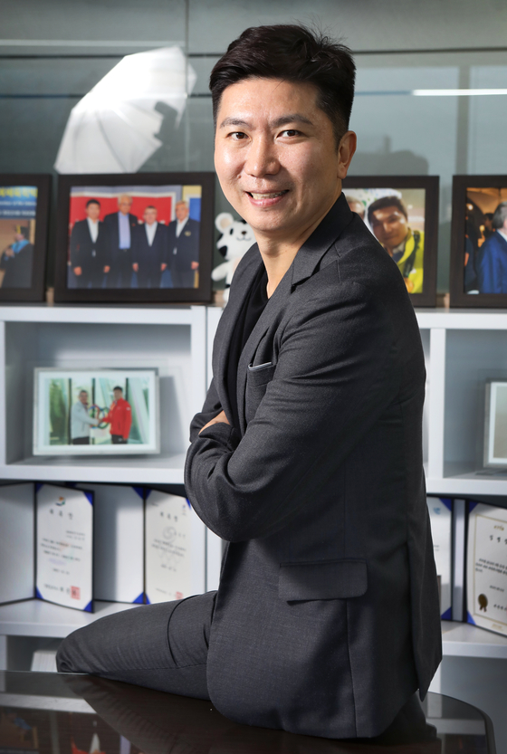 IOC member Ryu Seung-min poses for a photo during an interview in his office in Gangnam District, southern Seoul, on Oct. 20. [PARK SANG-MOON]