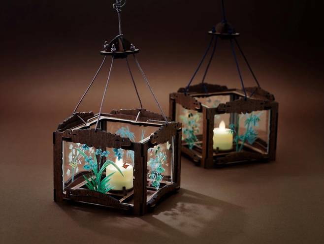 사각유리등 DIY 키트 완성품 [국립고궁박물관 제공]